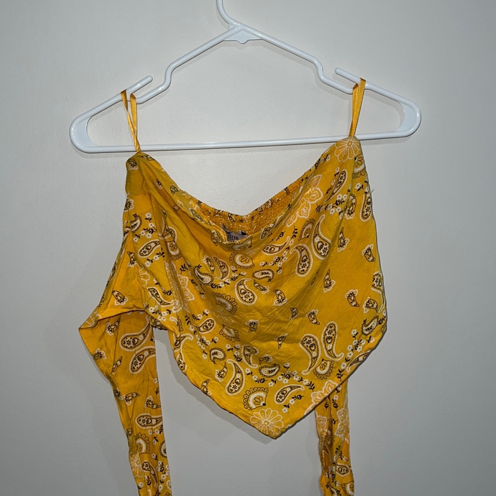 Yellow hollister crop top